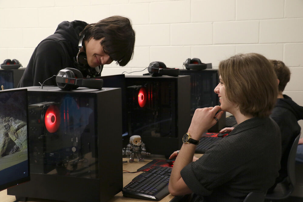 SHS Esports gets new equipment, internet in time for season